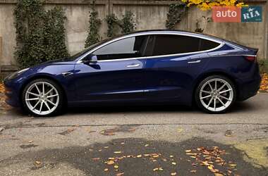 Седан Tesla Model 3 2018 в Києві