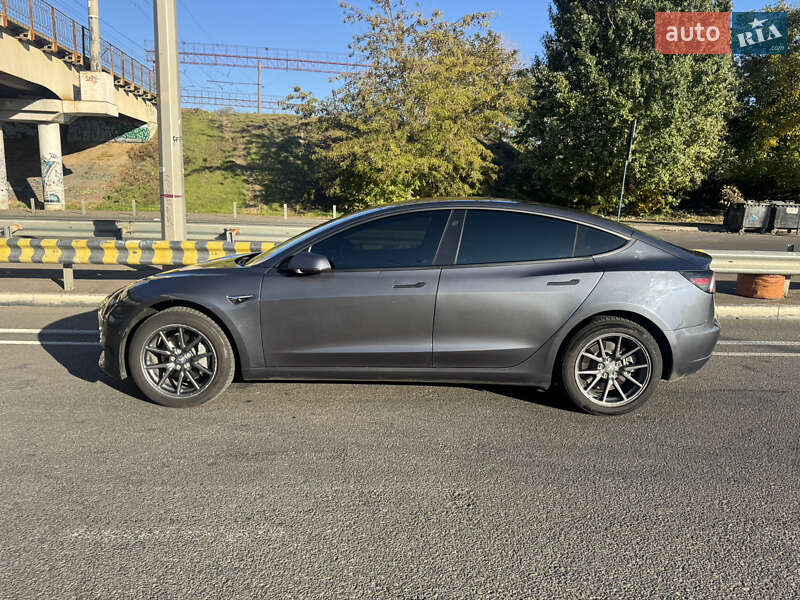 Седан Tesla Model 3 2020 в Одесі