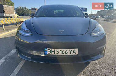 Седан Tesla Model 3 2020 в 
