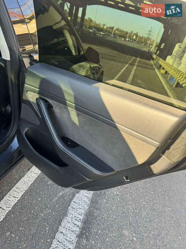 Седан Tesla Model 3 2020 в Одесі
