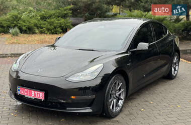 Седан Tesla Model 3 2023 в Черкасах