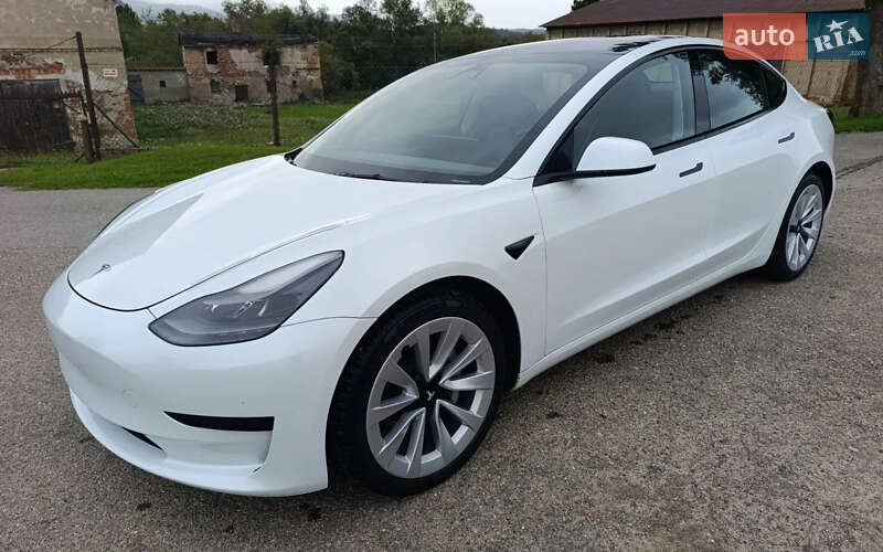 Tesla Model 3 2022