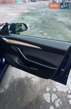 Седан Tesla Model 3 2022 в Полтаві