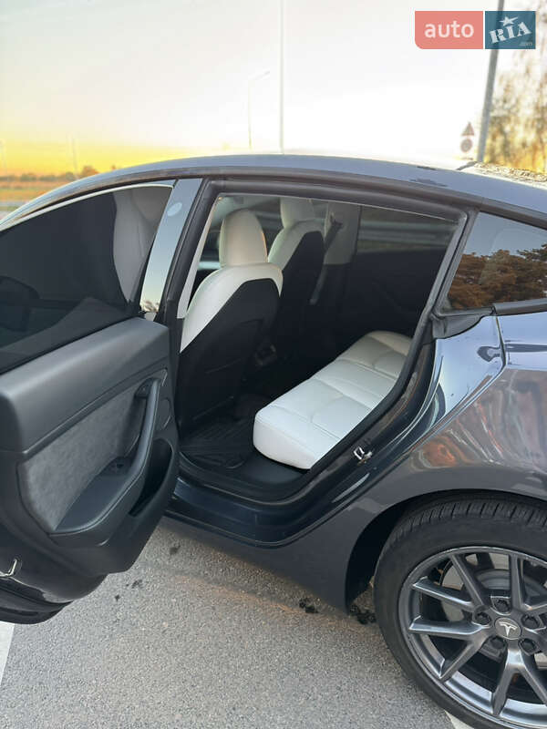 Седан Tesla Model 3 2023 в Луцке фото 22 Седан Tesla Model 3 2023 в Луцке