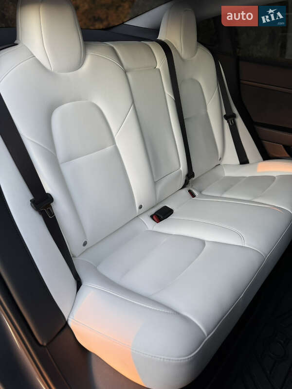 Седан Tesla Model 3 2023 в Луцке фото 29 Седан Tesla Model 3 2023 в Луцке