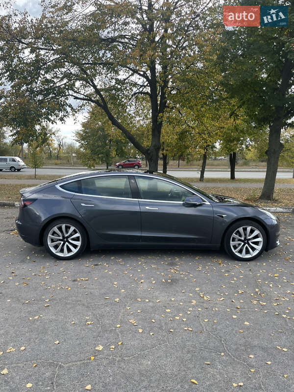 Седан Tesla Model 3 2018 в Запоріжжі
