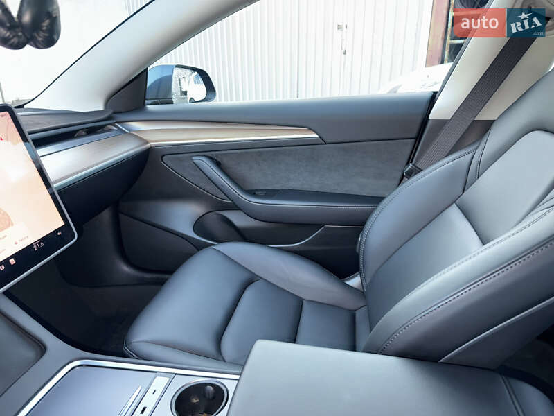 Седан Tesla Model 3 2023 в Киеве фото 19 Седан Tesla Model 3 2023 в Киеве