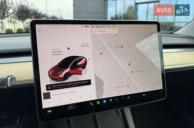 Седан Tesla Model 3 2022 в 