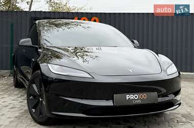 Седан Tesla Model 3 2024 в 