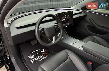 Седан Tesla Model 3 2024 в 