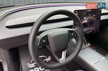 Седан Tesla Model 3 2024 в 