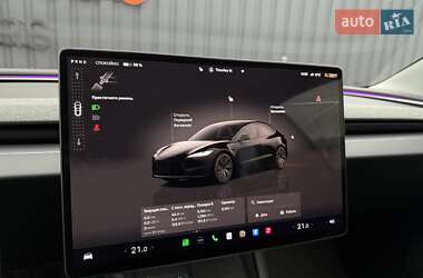 Седан Tesla Model 3 2024 в 