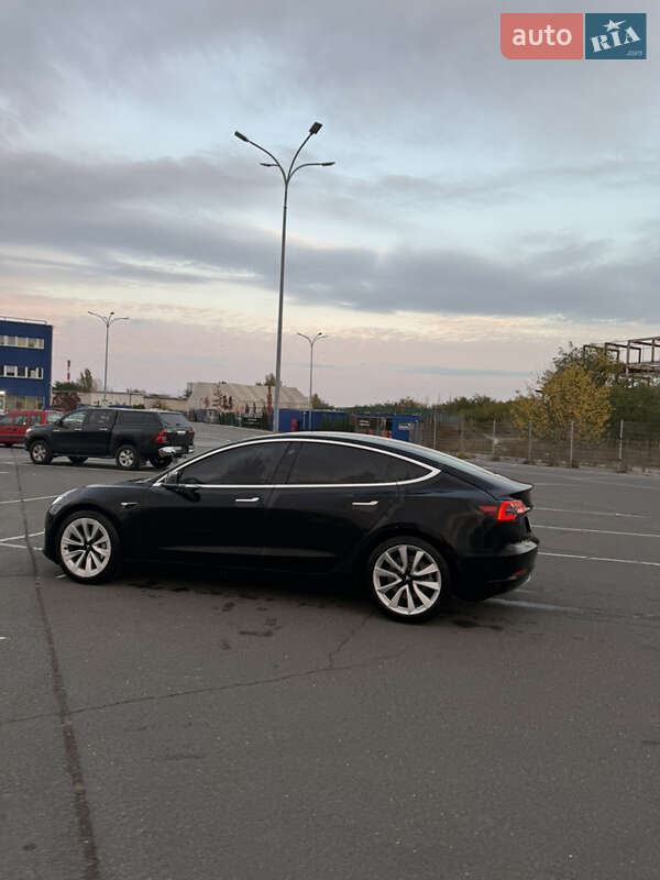 Седан Tesla Model 3 2020 в Киеве фото 17 Седан Tesla Model 3 2020 в Киеве
