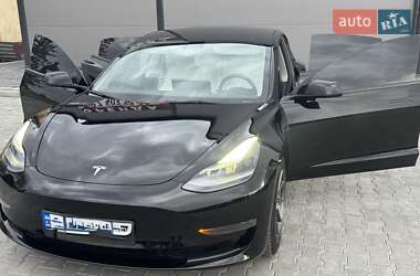 Седан Tesla Model 3 2021 в Калуше