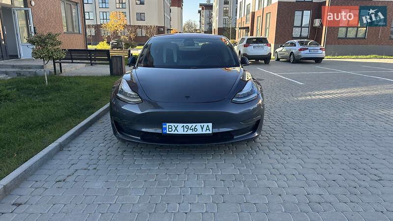 Седан Tesla Model 3 2018 в Дунаївцях