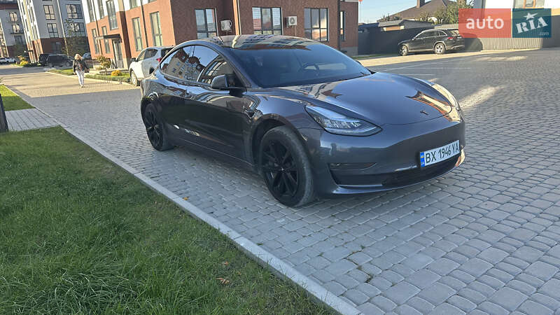 Седан Tesla Model 3 2018 в Дунаївцях