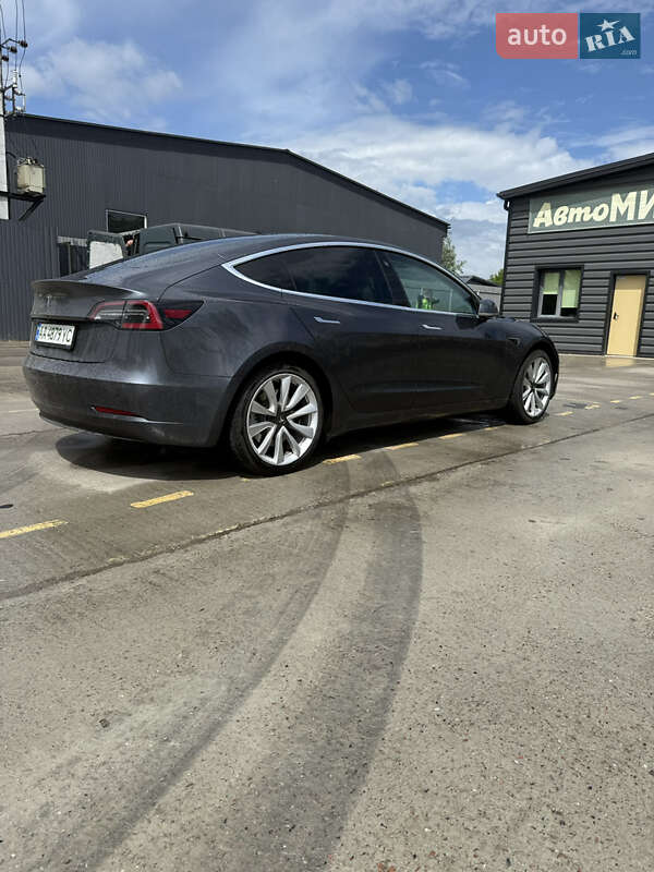 Седан Tesla Model 3 2019 в Киеве фото 5 Седан Tesla Model 3 2019 в Киеве