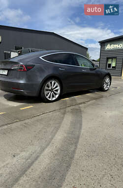 Седан Tesla Model 3 2019 в 