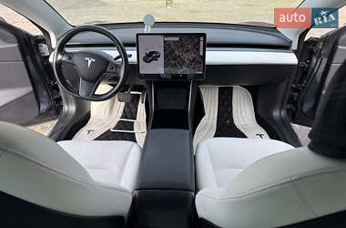 Седан Tesla Model 3 2019 в 