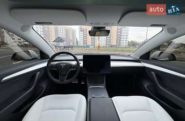 Седан Tesla Model 3 2021 в 