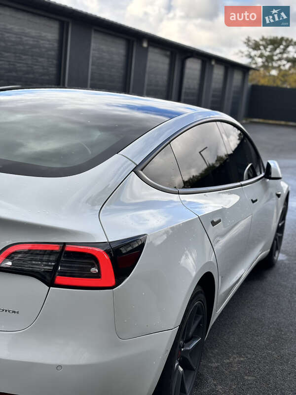 Седан Tesla Model 3 2022 в Чернигове фото 12 Седан Tesla Model 3 2022 в Чернигове