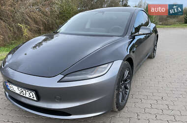 Седан Tesla Model 3 2025 в Бродах