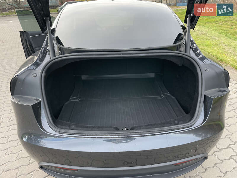 Седан Tesla Model 3 2025 в Бродах фото 12 Седан Tesla Model 3 2025 в Бродах