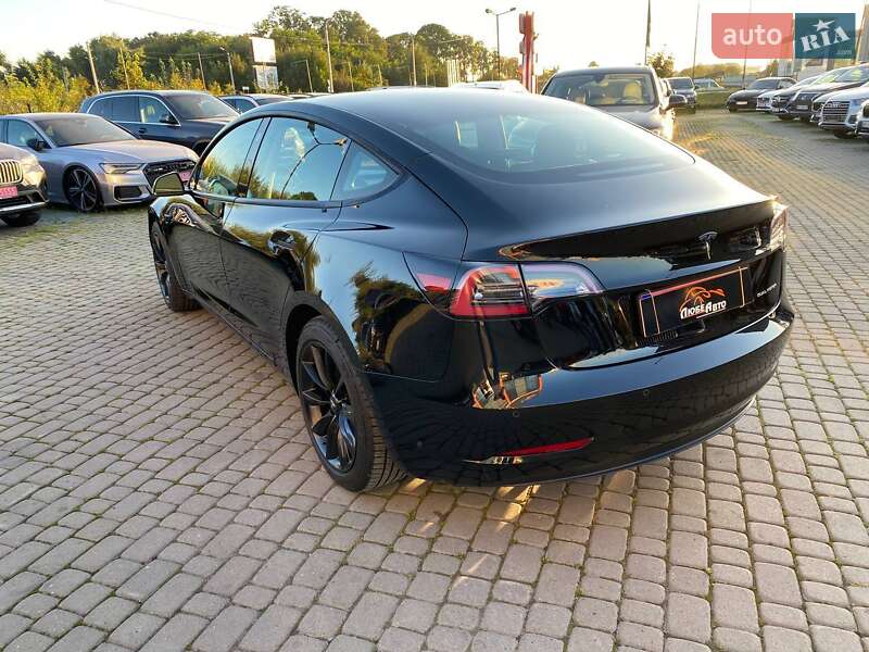 Седан Tesla Model 3 2022 в Львові