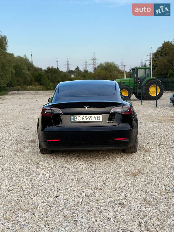 Седан Tesla Model 3 2018 в Яворове