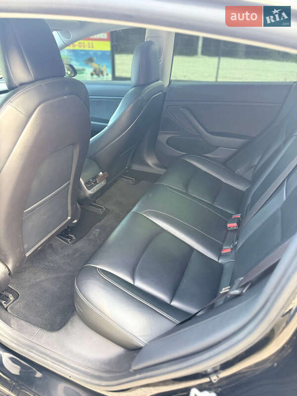 Седан Tesla Model 3 2018 в Яворове