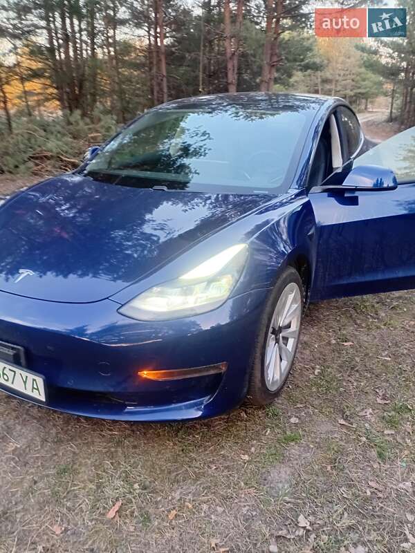 Седан Tesla Model 3 2021 в Ирпене