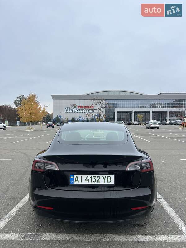 Седан Tesla Model 3 2019 в Ірпені