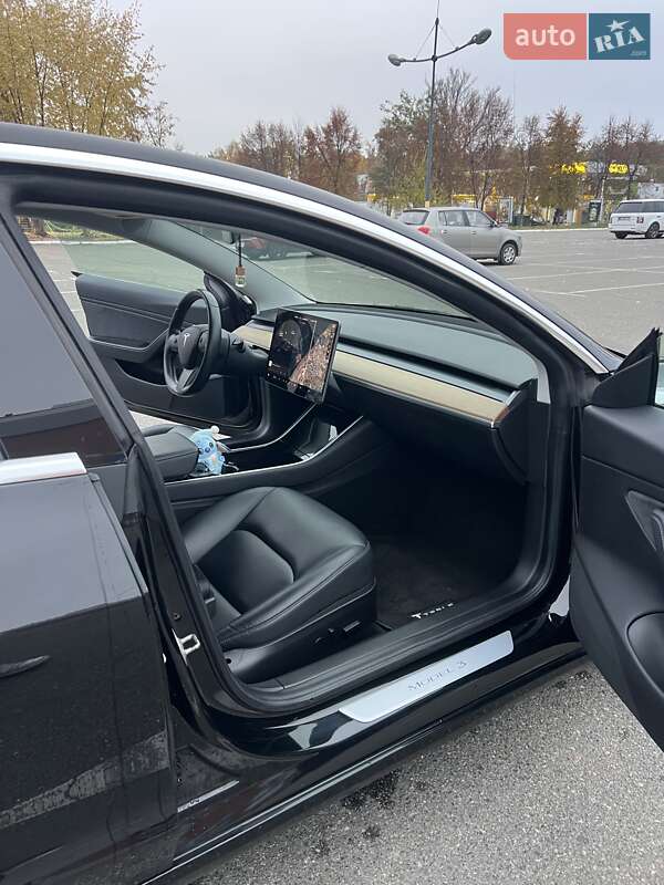 Седан Tesla Model 3 2019 в Ірпені