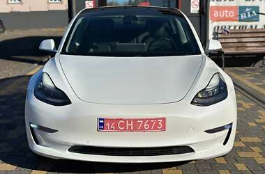 Седан Tesla Model 3 2020 в Львове
