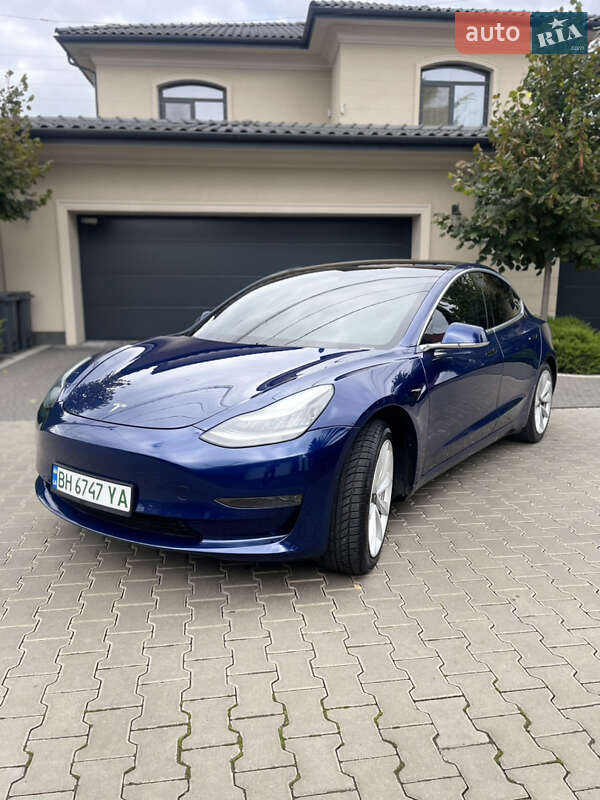 Седан Tesla Model 3 2020 в Одесі