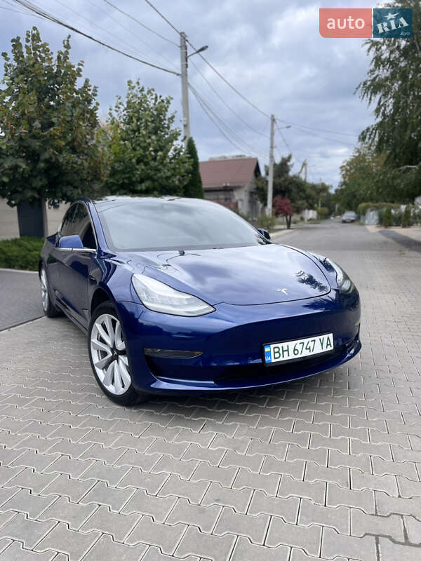 Седан Tesla Model 3 2020 в Одесі
