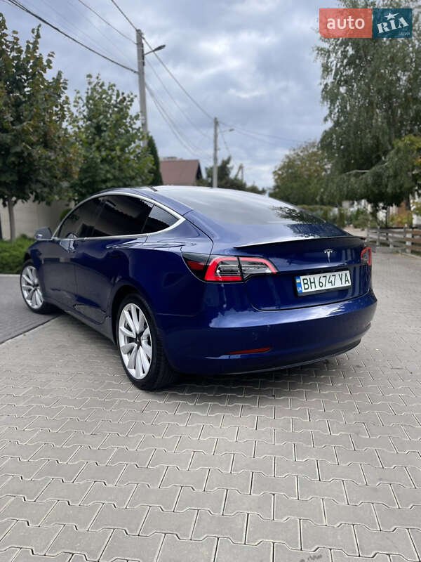 Седан Tesla Model 3 2020 в Одесі