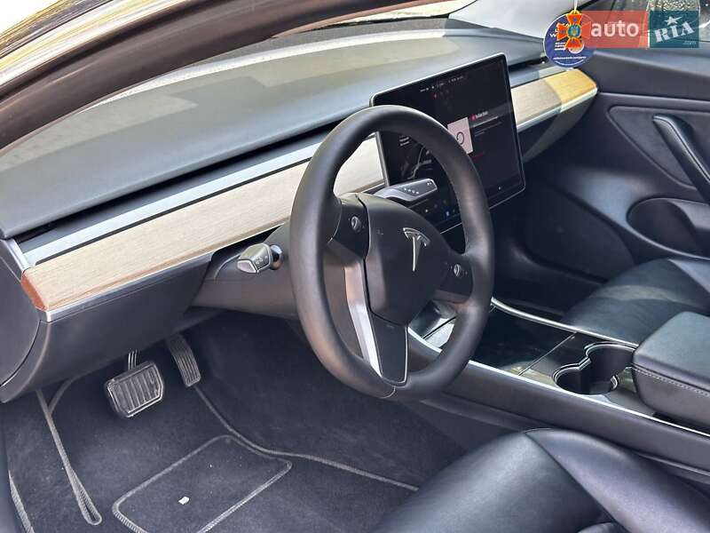 Седан Tesla Model 3 2019 в Вінниці