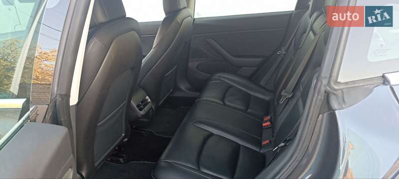 Седан Tesla Model 3 2019 в Вінниці