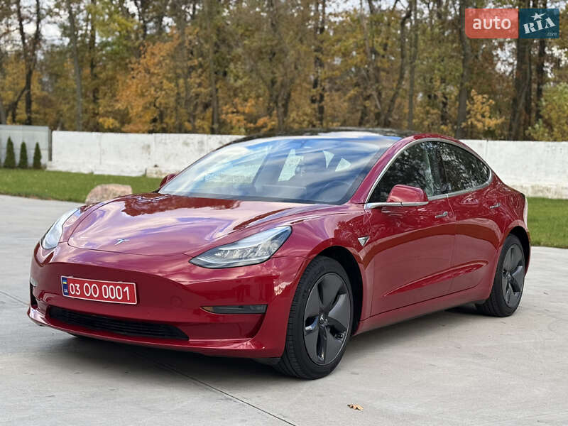 Седан Tesla Model 3 2019 в Луцьку