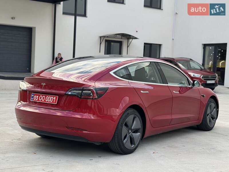 Седан Tesla Model 3 2019 в Луцьку