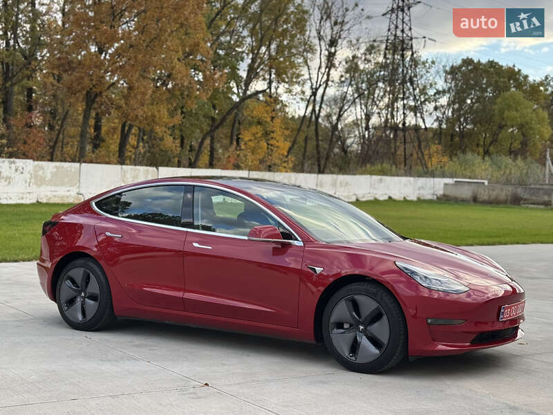 Седан Tesla Model 3 2019 в Луцьку