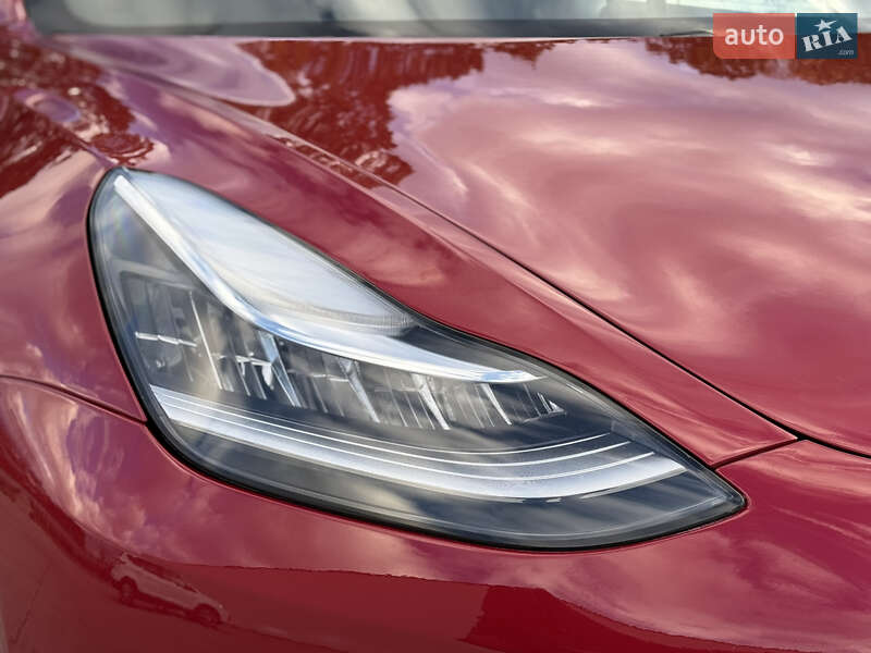 Седан Tesla Model 3 2019 в Луцьку