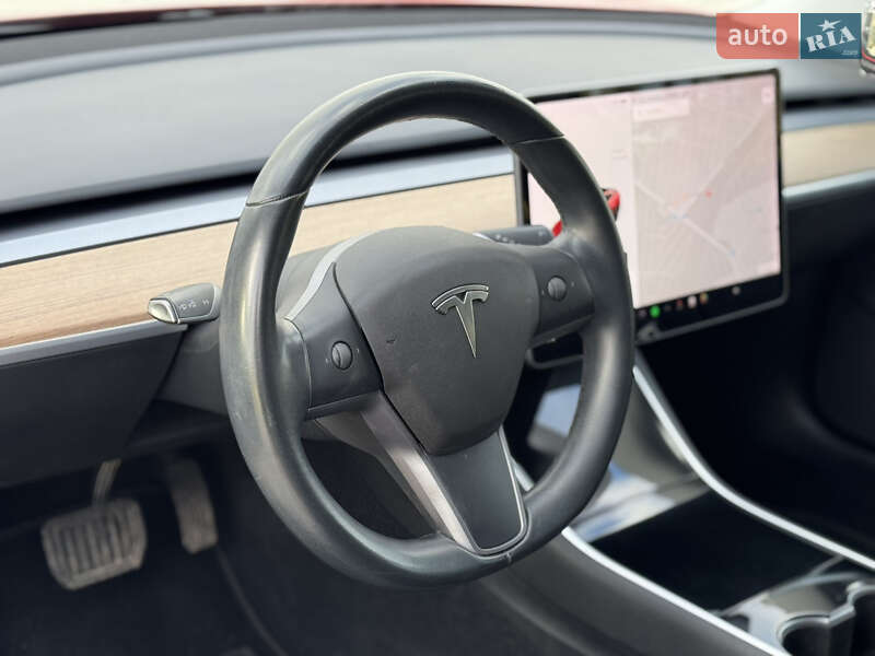 Седан Tesla Model 3 2019 в Луцьку
