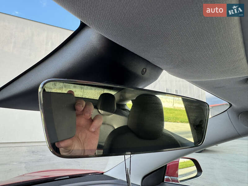 Седан Tesla Model 3 2019 в Луцьку