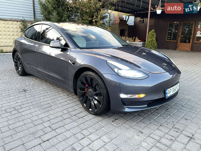 Седан Tesla Model 3 2022 в Запорожье