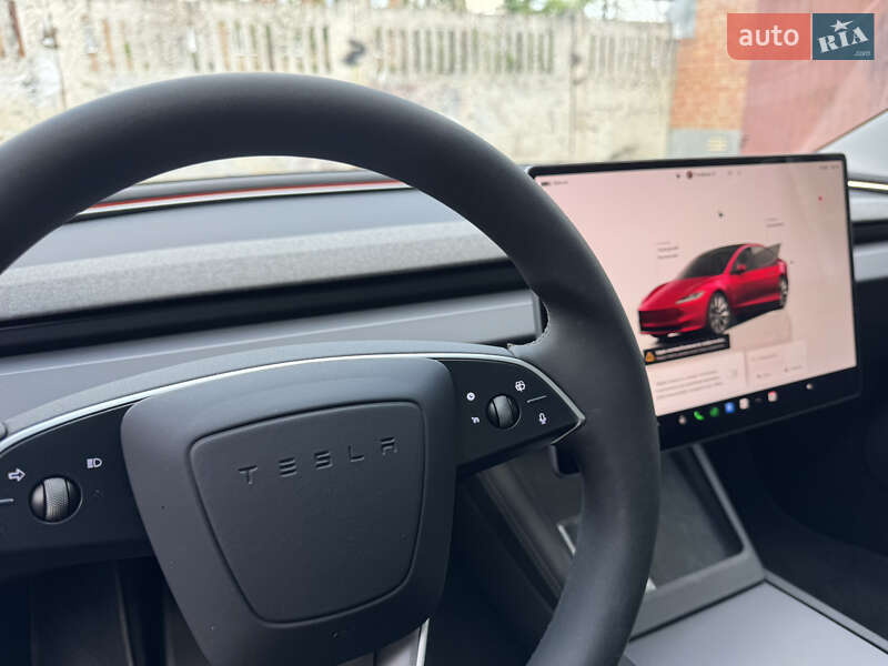 Седан Tesla Model 3 2024 в Виннице