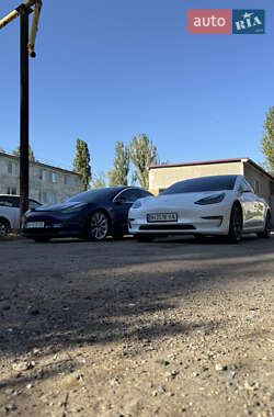 Седан Tesla Model 3 2018 в Одесі