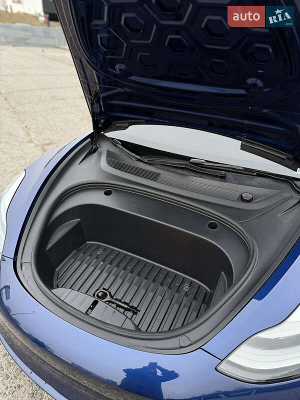 Седан Tesla Model 3 2022 в Харькове