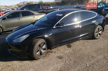 Седан Tesla Model 3 2019 в Львове